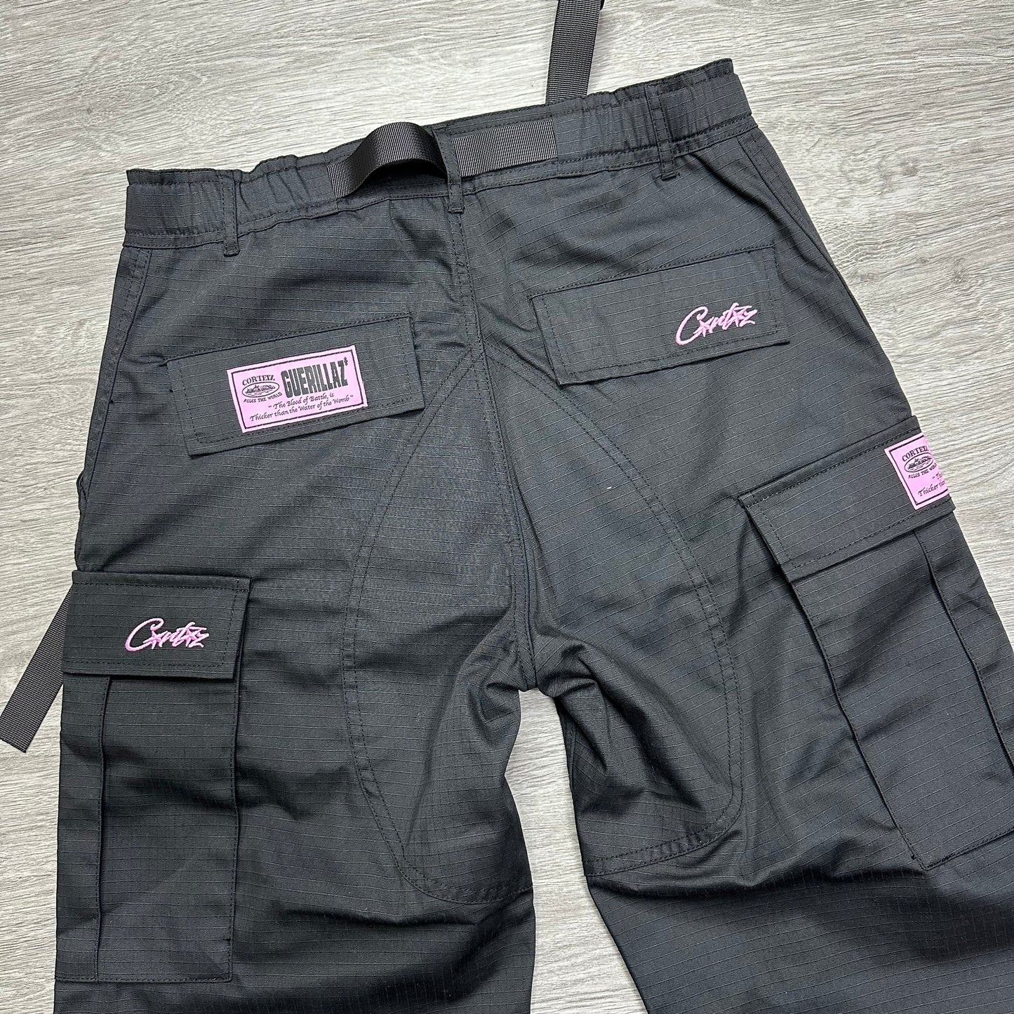 Corteiz Guerillaz Cargo Pant Black/Pink