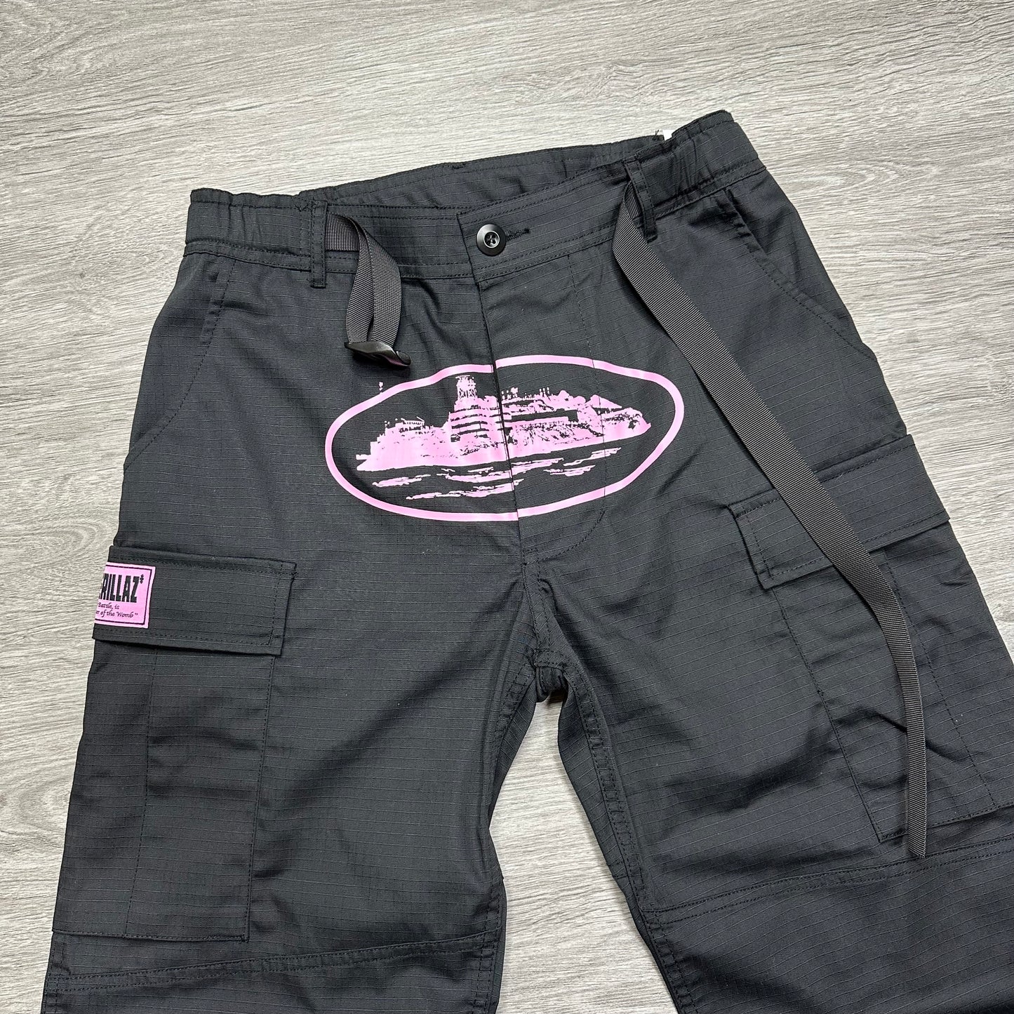 Corteiz Guerillaz Cargo Pant Black/Pink