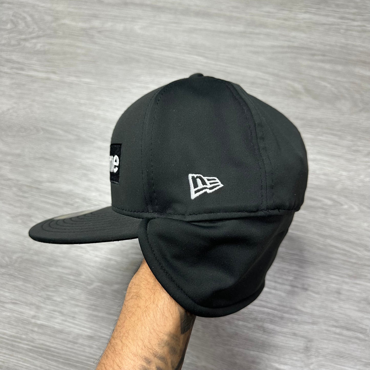 Supreme WINDSTOPPER Earflap Box Logo New Era