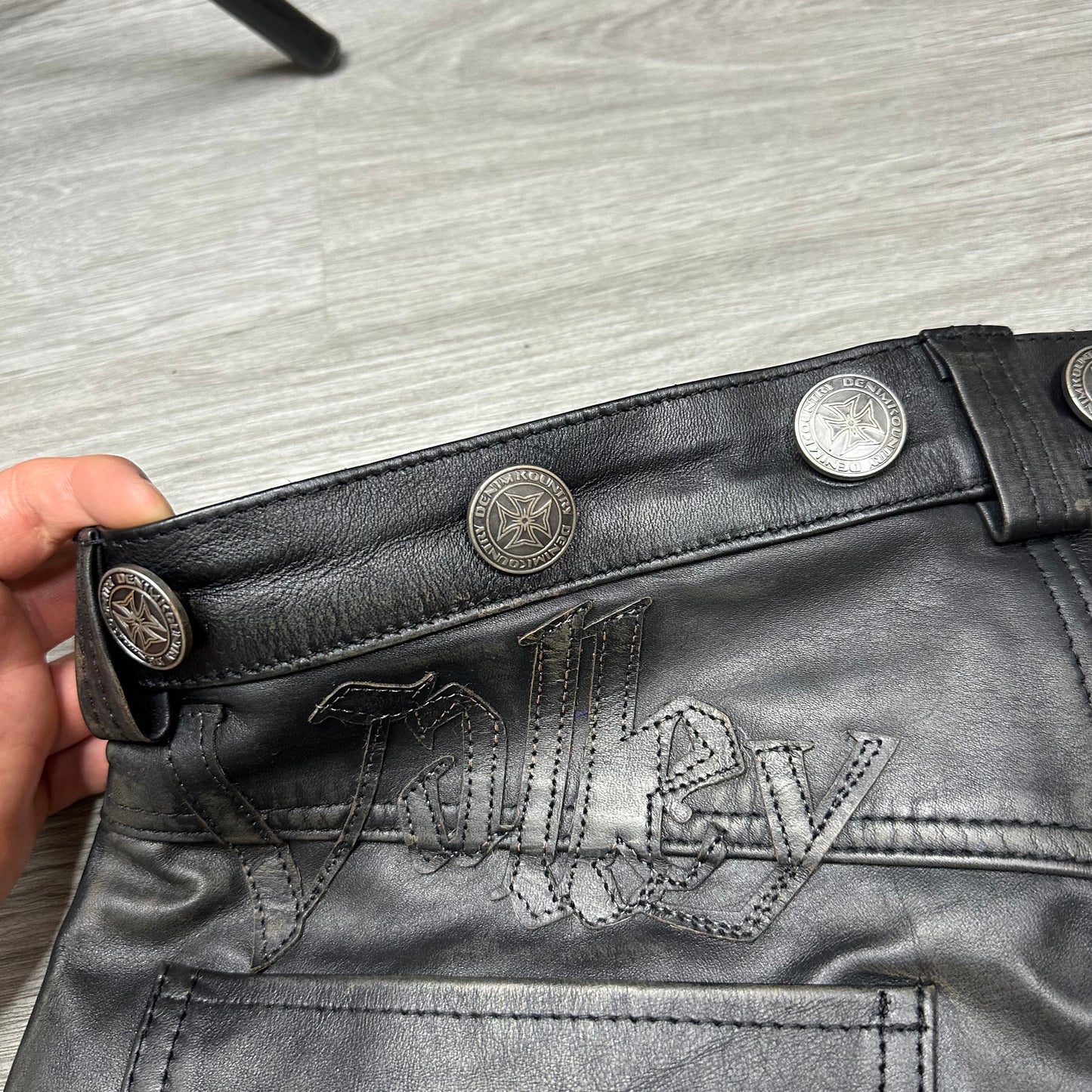 Vale Forever Leather Carpenter Croxxx