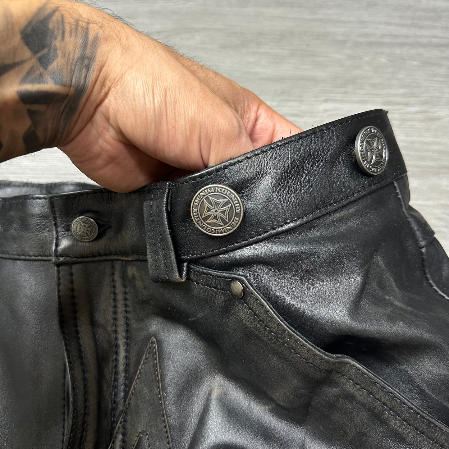 Vale Forever Leather Carpenter Croxxx