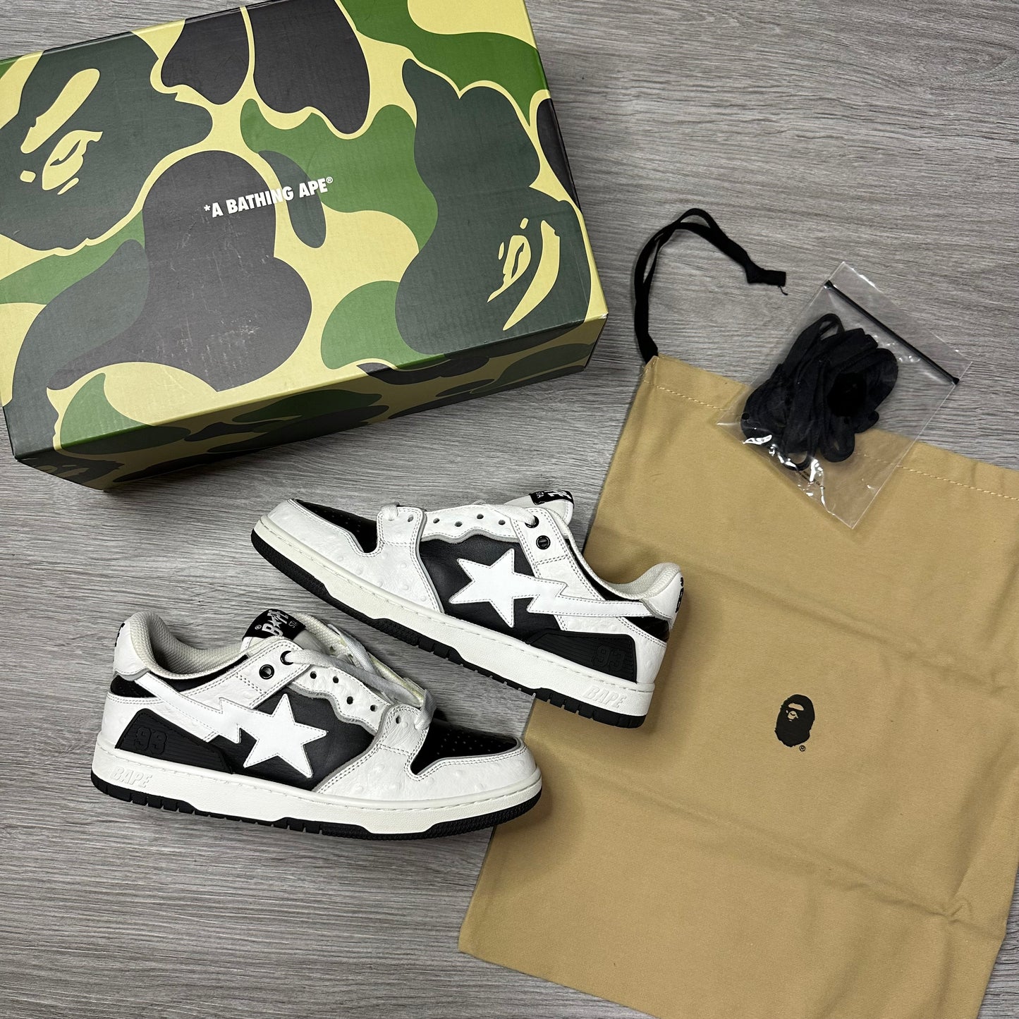 A Bathing Ape Sk8 Sta #1 Ostrich Pack White Black