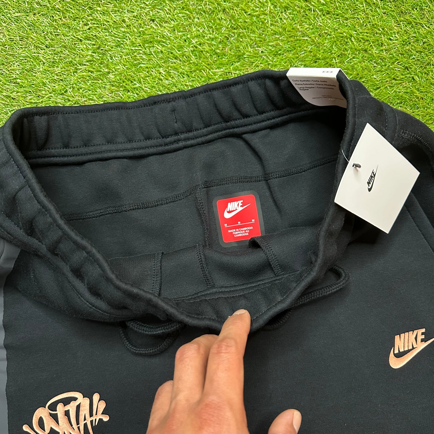 Nike Syna Tech Fleece Central Cee Black Gold